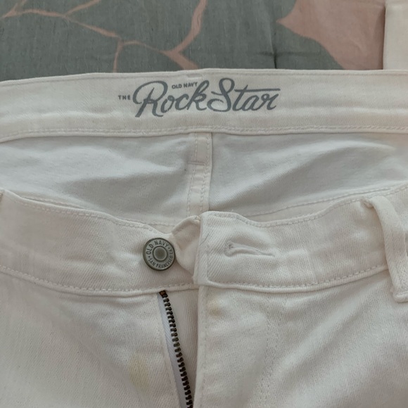 Capri “rockstar” jeans, small stain by zipper - Picture 4 of 5